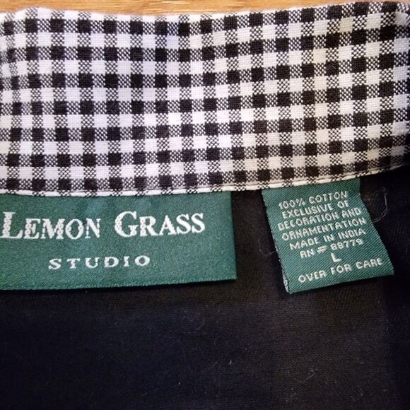 🎄 Lemon Grass Studio Button Down Christmas Blouse - Picture 6 of 11